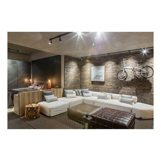 Sala com peças Le Lit