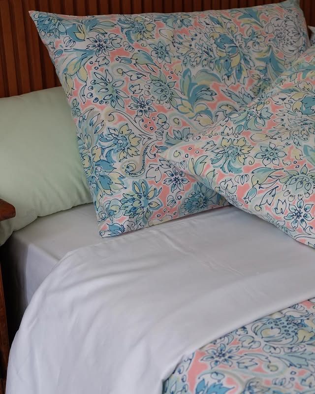 Roupa de cama com fronha em estampa liberty