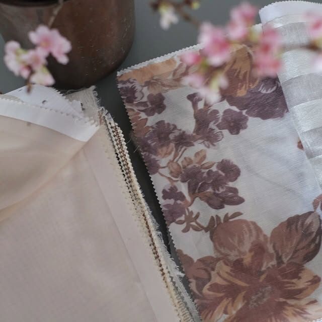 Acabamento floral com zíper